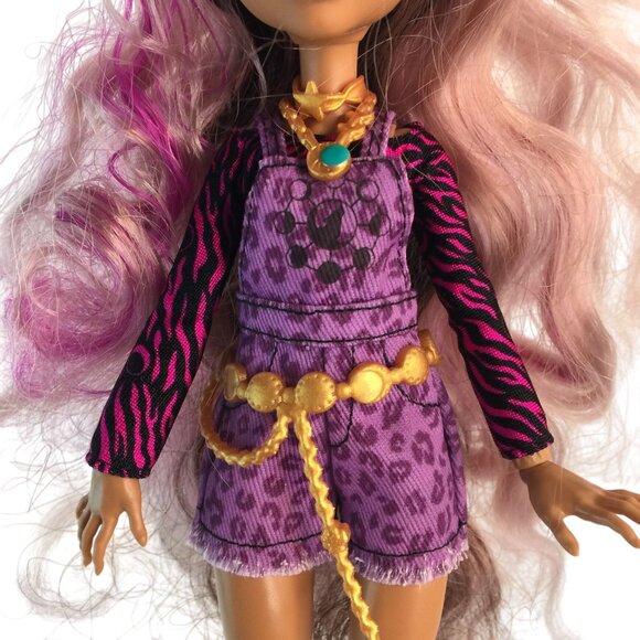 Monster High Signature Look Clawdeen Wolf 2022 HHK52 Purple Streaked Hair - Picture 7 of 9